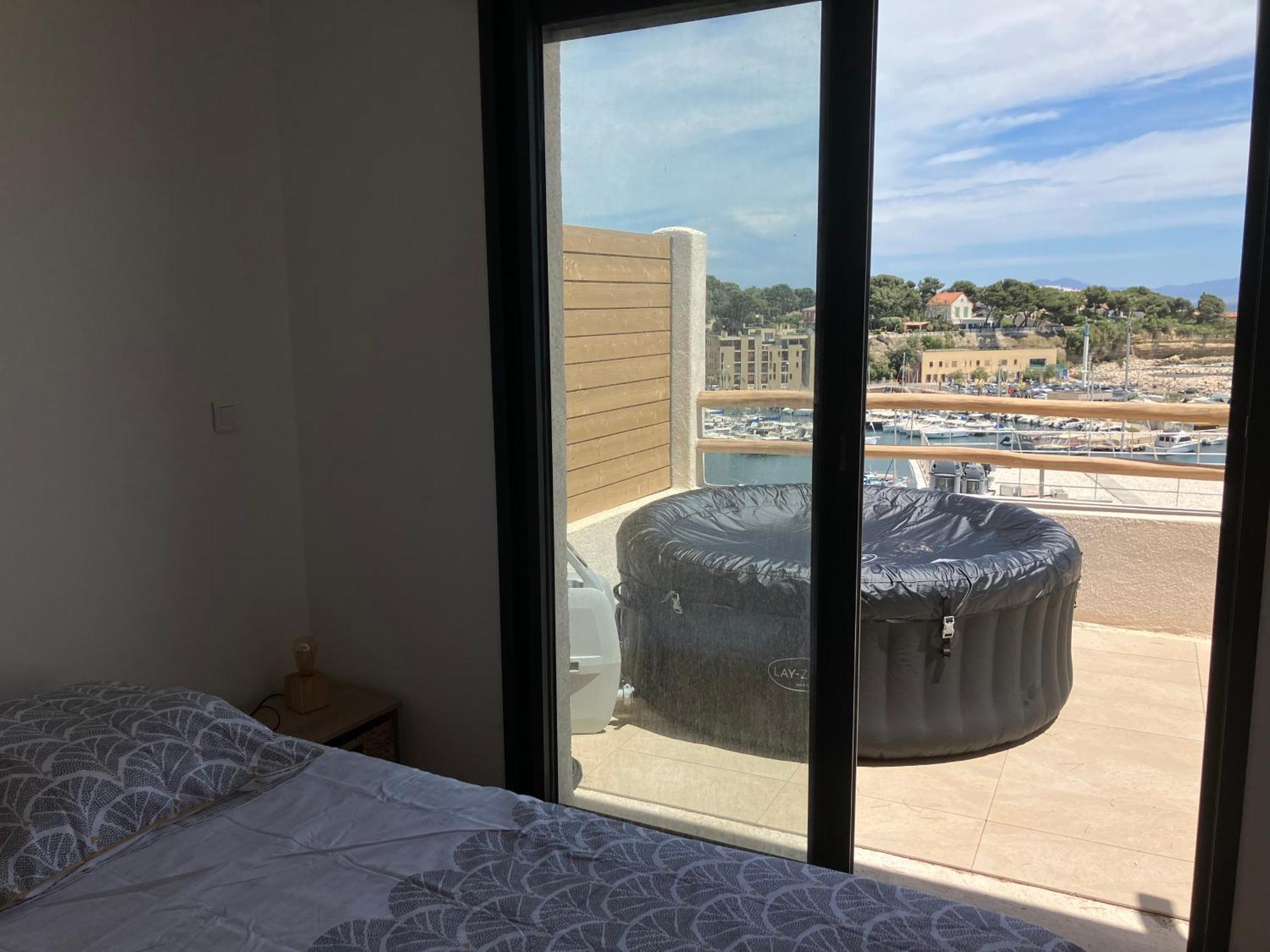 شقة T2 Vue Sur Le Port Jacuzzi Terrasse Et Parking كاري-لو-رويه المظهر الخارجي الصورة